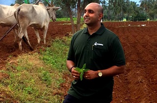 Sabinsa’s President-Worldwide, Mr. Shaheen Majeed, takes to the field and to the school kids, in a new upcoming 2018 video hosted by New Hope Network