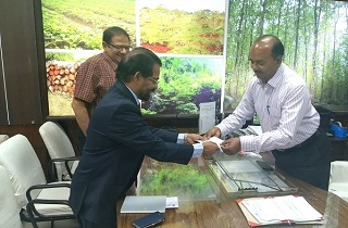 Sami Labs signs a Memorandum of Understanding with Madhya Pradesh Rajya Van Vikas Nigam (MP Forest Development Corporation), Bhopal on 12th March 2018.