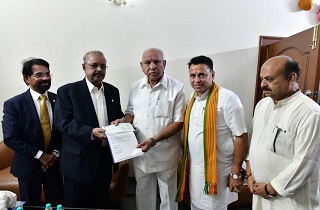 Dr. Muhammed Majeed , Chairman and Managing Director of Sami-Sabinsa Group Donated Rs 2 Crores to Karnataka Chief Minister’s Distress Relief Fund