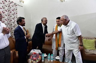 Dr. Muhammed Majeed , Chairman and Managing Director of Sami-Sabinsa Group Donated Rs 2 Crores to Karnataka Chief Minister’s Distress Relief Fund